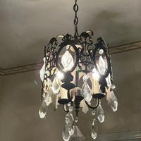 Lampadari con gocce di cristallo