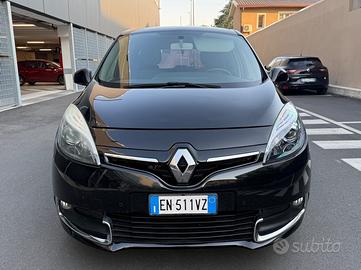 Renault gransenic 7 posti, bella ed affidabile