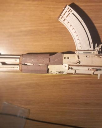Ak-47 in legno modellino spara elastici