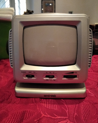 Mini TV vintage con radio