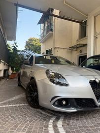 Alfa Romeo Giulietta 1.6 sport carbon edition red