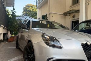 Alfa Romeo Giulietta 1.6 sport carbon edition red