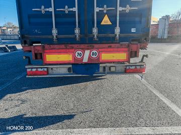 trattore stradale con semirimorchio 