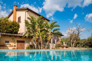 Villa panoramica con piscina a Cerza