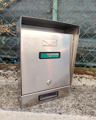 cassetta delle lettere 