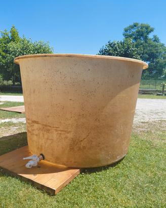 Tino in vetroresina 