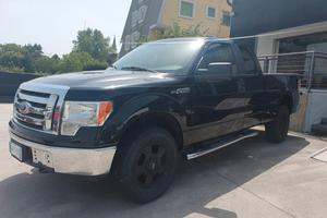 Ford F 150 autocarro targa italiana