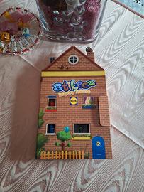 Casetta Stikeez Completa