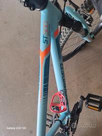 bicicletta sia per ragazzi e  ragazze 