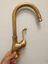 rubinetto cucina color bronzo