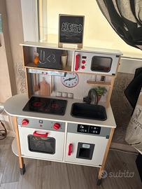 Cucina in legno gioco per bambini