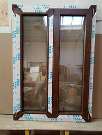 Finestra oscuro in pvc