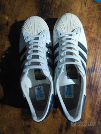 Adidas Superstar 42 con difetto 