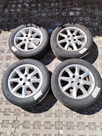 Cerchi i n lega per Yaris 2 serie + pneumatici est