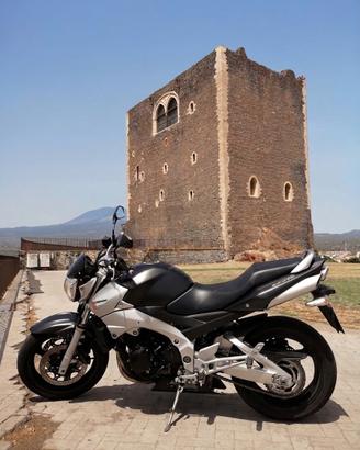 Suzuki gsr 600 37.000 km 1900 euro