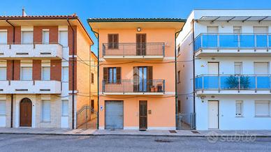 4 LOCALI A PORTO SANT'ELPIDIO