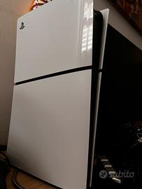Ps5 slim digital con base aggiuntiva e volante
