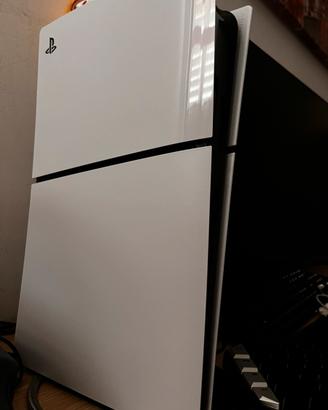 Ps5 slim digital con base aggiuntiva e volante