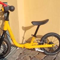 Bici senza pedali bambino Btwin RUNRIDE 900 gialla