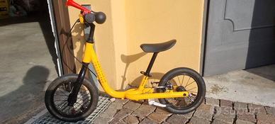 Bici senza pedali bambino Btwin RUNRIDE 900 gialla