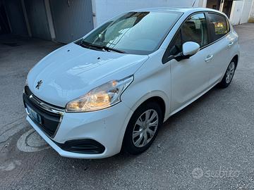 Peugeot 208 VAN. 1.6  Hdi  75cv