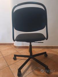 Sedia per ufficio con rotelle 