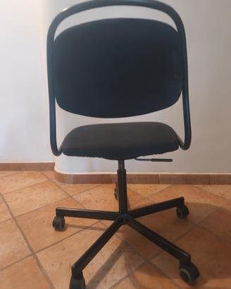 Sedia per ufficio con rotelle 