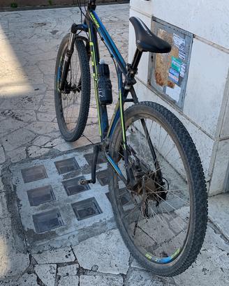 Bicicletta GT karakoram