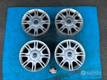 Cerchi in lega 15 pollici Fiat Multipla 2006