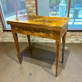 Tavolino di antiquariato da gioco richiudibile