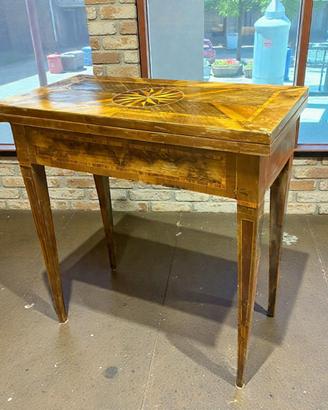 Tavolino di antiquariato da gioco richiudibile