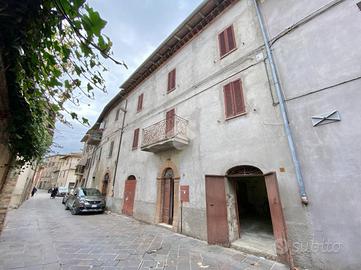 CASA SEMINDIPENDENTE A ASSISI