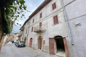 CASA SEMINDIPENDENTE A ASSISI