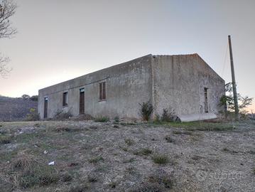 Tenuta agricola con stazzo