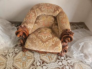 Salotto completo in legno intagliato