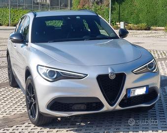 Alfa Stelvio 2.0 - B-Tech - 4x4 - 280CV - Benzina