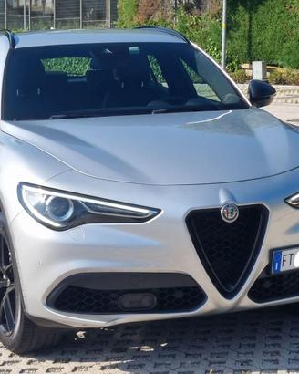 Alfa Stelvio 2.0 - B-Tech - 4x4 - 280CV - Benzina