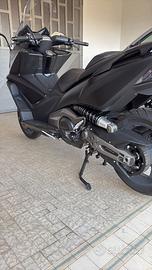 Kymco Ak 550
