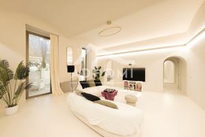 Prestigioso appartamento di design con giardino