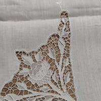 lenzuolo ricamato a mano