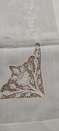 lenzuolo ricamato a mano