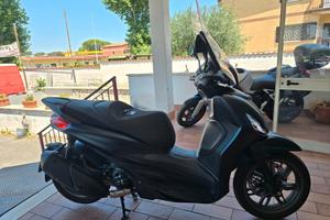 Piaggio Beverly 300 HPE 2024 UNIPRO KM 14.477