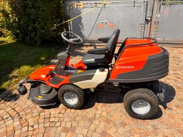 Trattorino Husqvarna Rider 4x4 R 422 Ts AWD