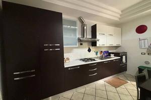 Stanza in appartamento di 120 m² a Parma