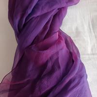 stola in chiffon di seta colore viola 