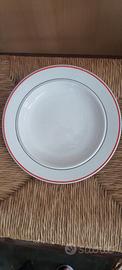 Set piatti non usato