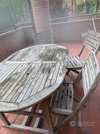 Tavolo con sedie