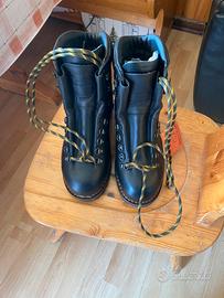 Scarponi nuovi n 41 mai usati