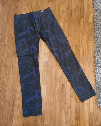 pantalone cargo blu mimetico