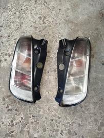 fari posteriori lancia y